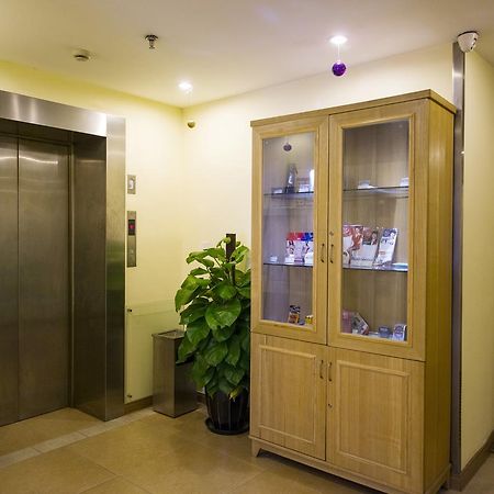 Home Inn Shanghai Lujiabang Road Metro Station מראה חיצוני תמונה